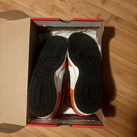 Nike Dunks - Picture 2 of 4